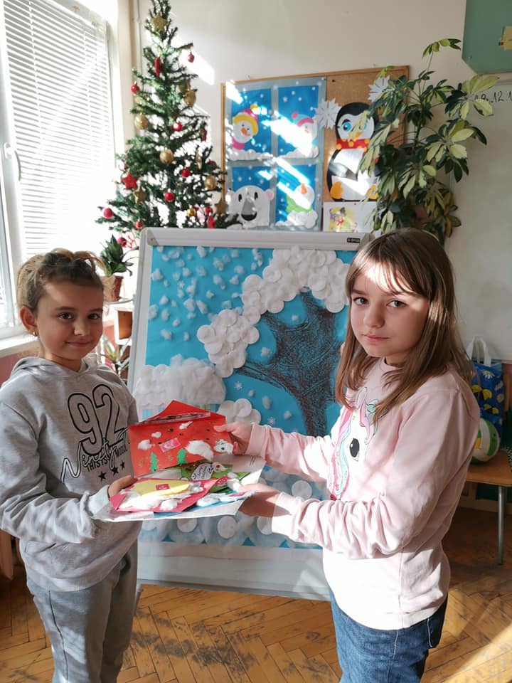 Growing up with Values from Storytelling - Bulgaria - December 19 - Month of Family - Receiving Christmas Postcards from partners 2
